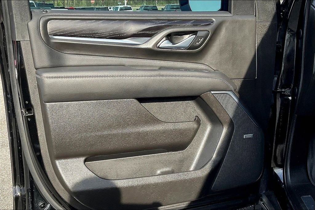 Used 2021 GMC Yukon XL Denali w/ Denali Ultimate Package image 18