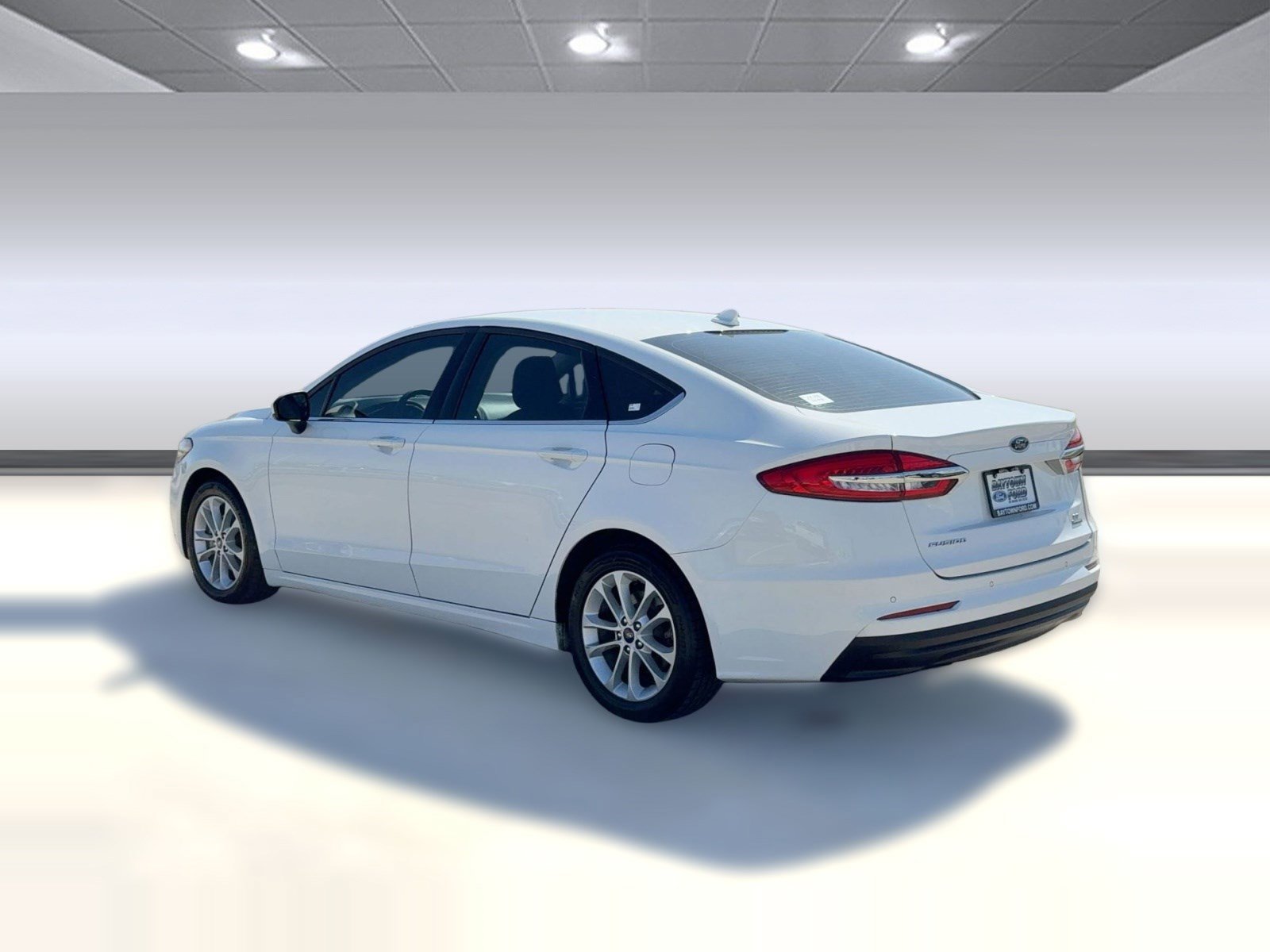 Used 2020 Ford Fusion SE image 3