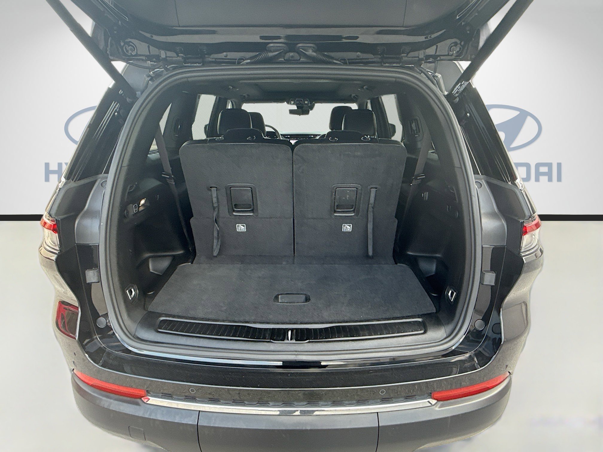 Used 2024 Jeep Grand Cherokee L Limited w/ Luxury Tech Group II image 25