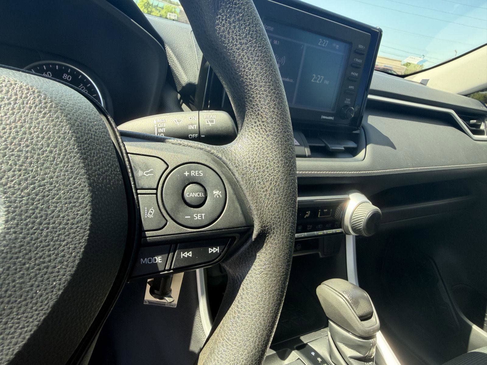 Used 2022 Toyota RAV4 LE FWD image 24