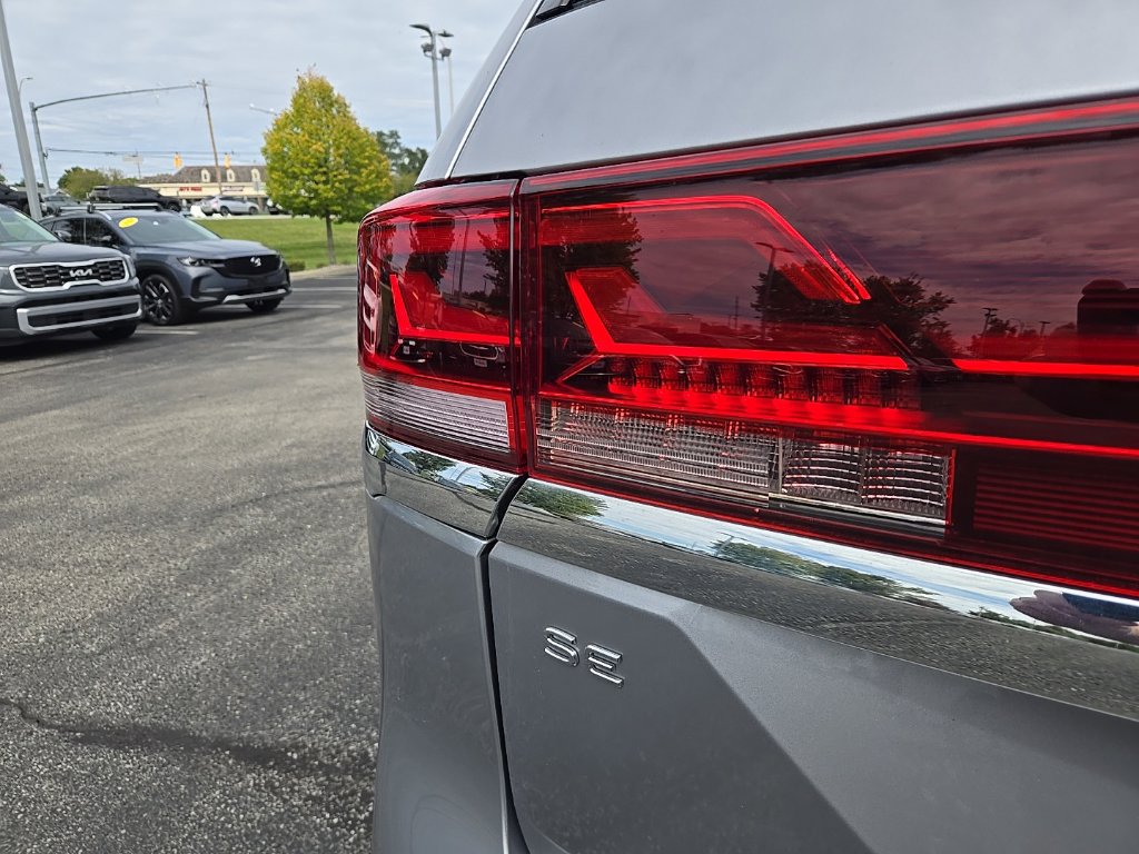 Used 2025 Volkswagen Atlas SE AWD/4WD image 10