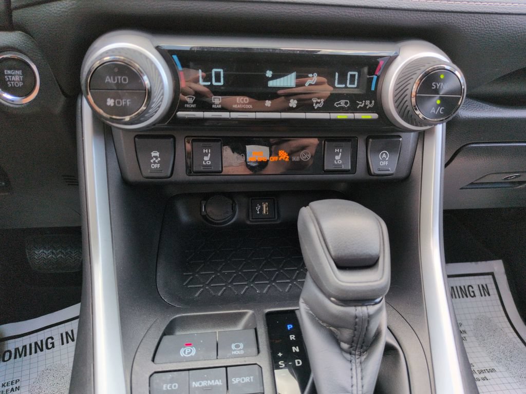 Certified 2025 Toyota RAV4 XLE w/ Convenience Package AWD/4WD image 18