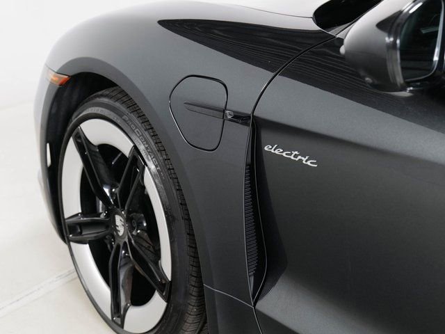 Used 2025 Porsche Taycan RWD image 24