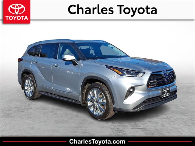 Used 2024 Toyota Highlander Limited image 1