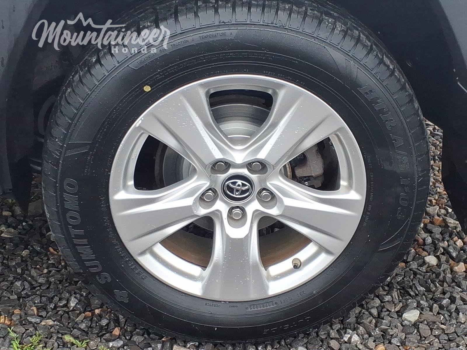 Used 2019 Toyota RAV4 XLE w/ Convenience Package AWD/4WD image 10