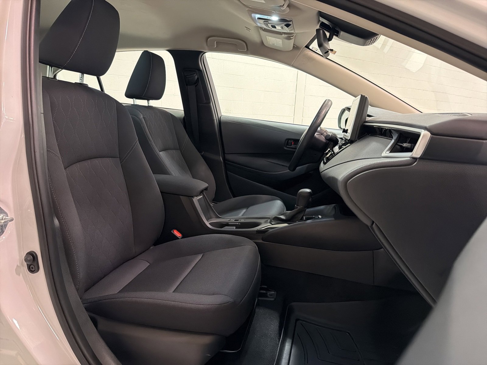 Used 2023 Toyota Corolla LE image 22