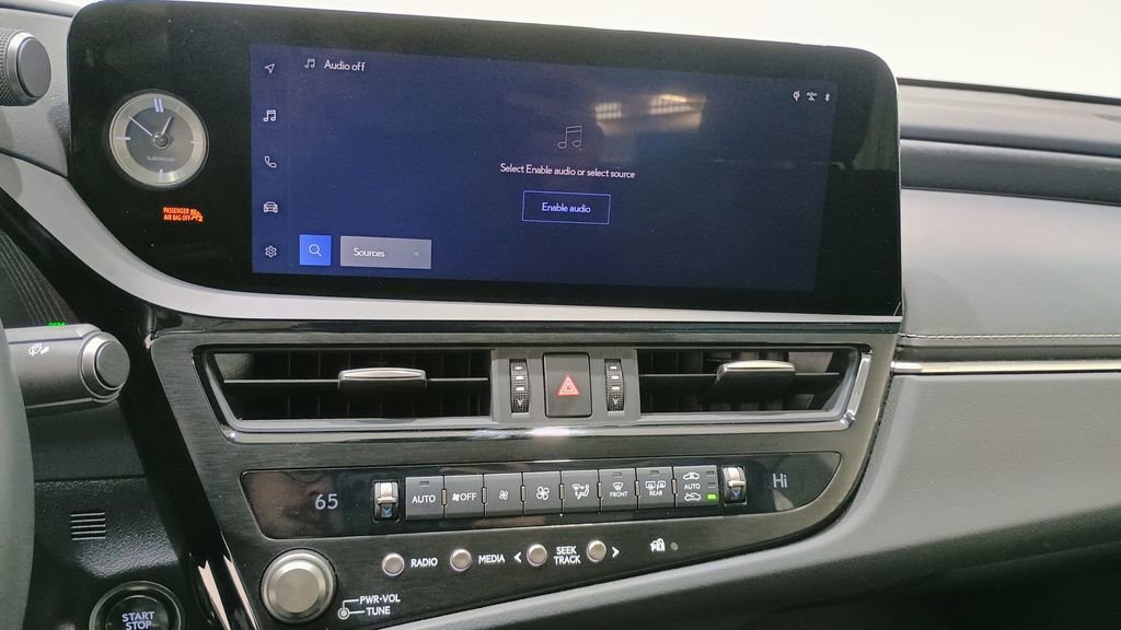 Used 2023 Lexus ES 250 w/ Premium Package AWD/4WD image 18