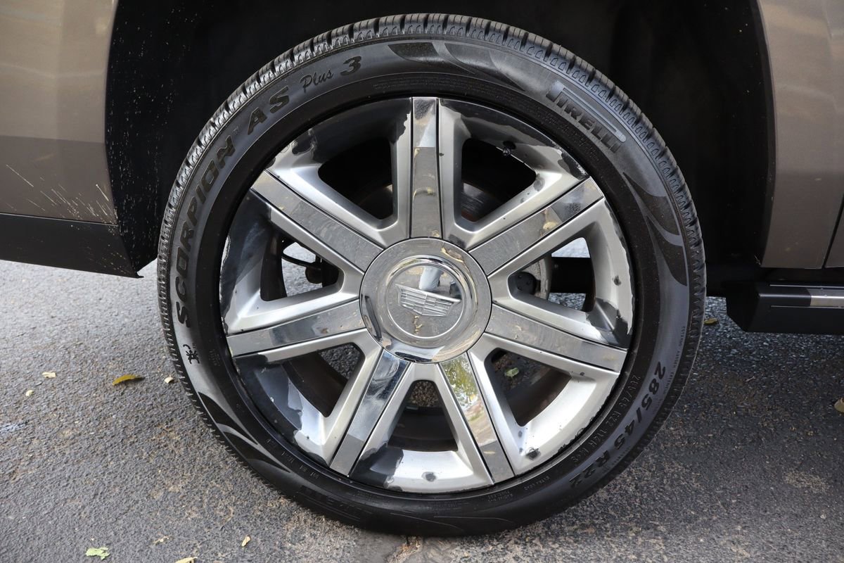 Used 2016 Cadillac Escalade ESV Premium image 45