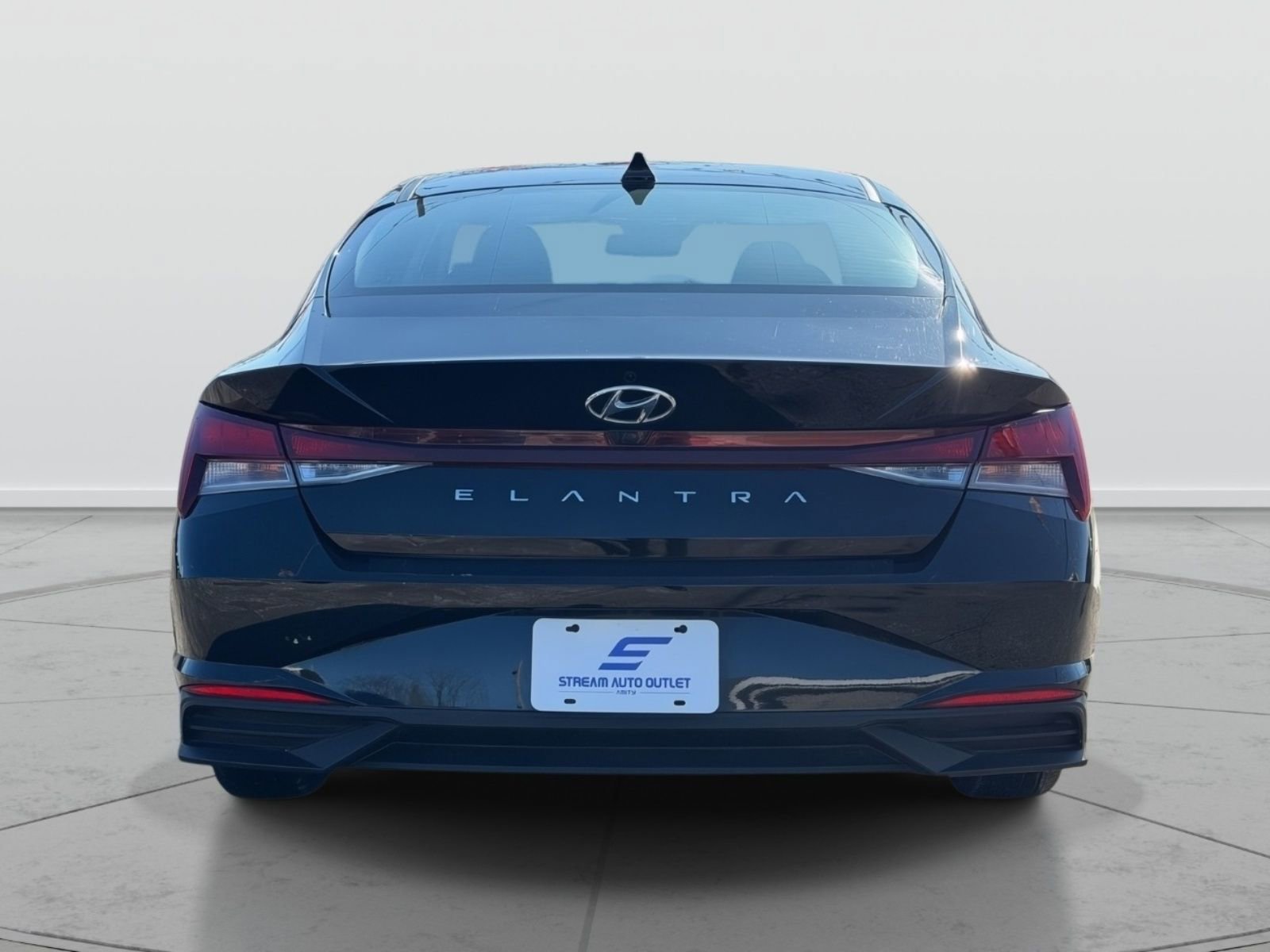 Used 2022 Hyundai Elantra SEL image 4