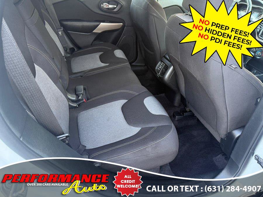 Used 2018 Jeep Cherokee Latitude w/ Altitude Package AWD/4WD image 22