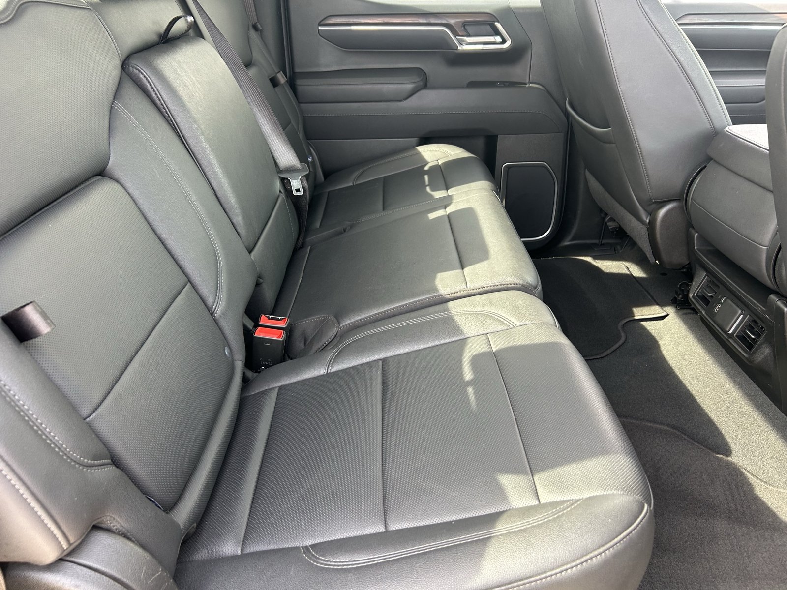 Certified 2025 GMC Sierra 1500 SLT RWD image 13