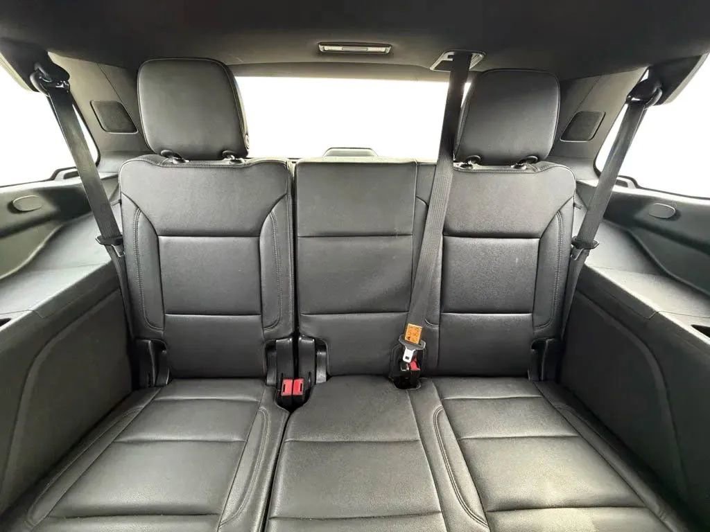 Used 2023 Chevrolet Tahoe Z71 w/ Luxury Package AWD/4WD image 35