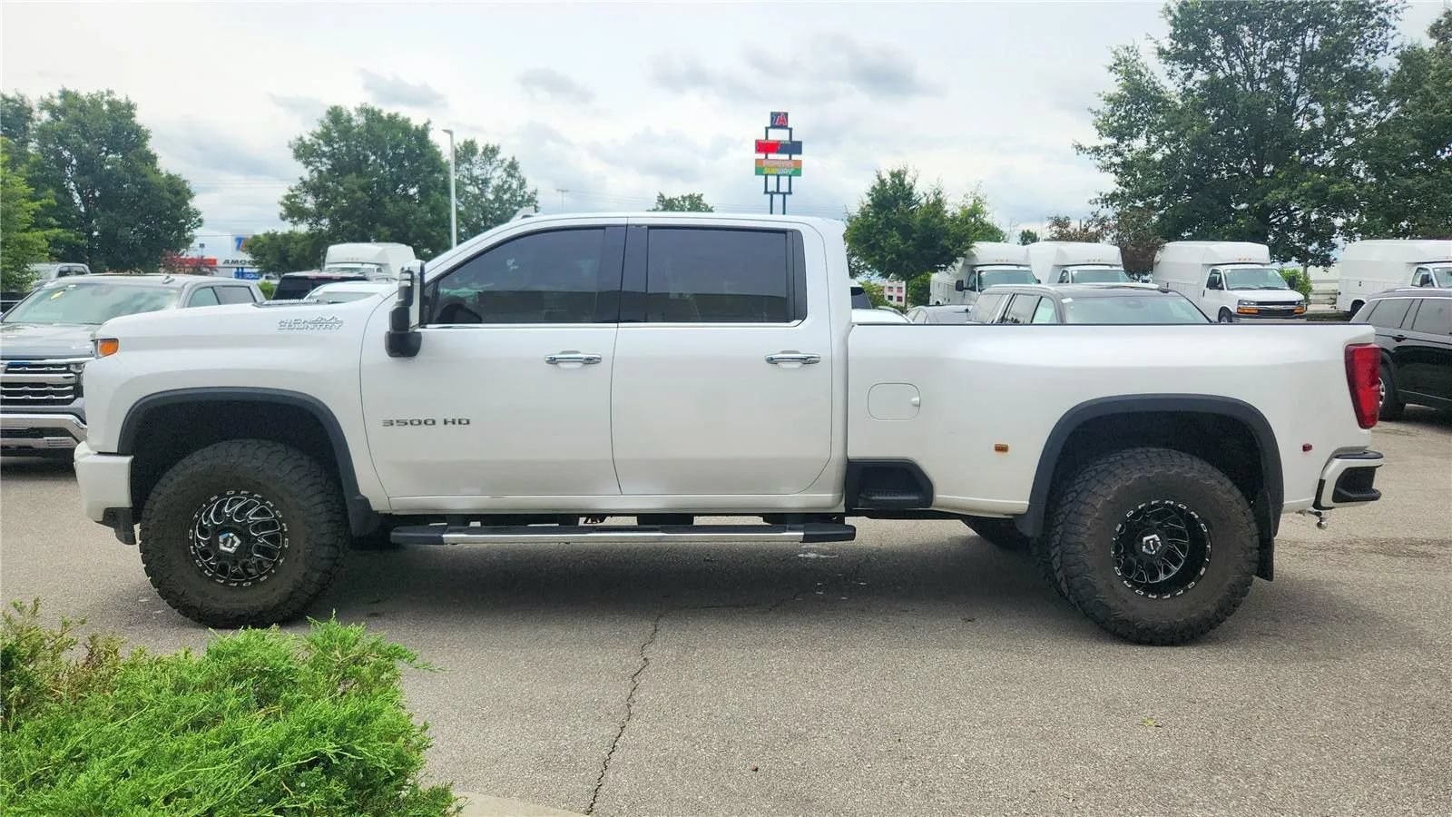 Used 2021 Chevrolet Silverado 3500 High Country AWD/4WD image 27