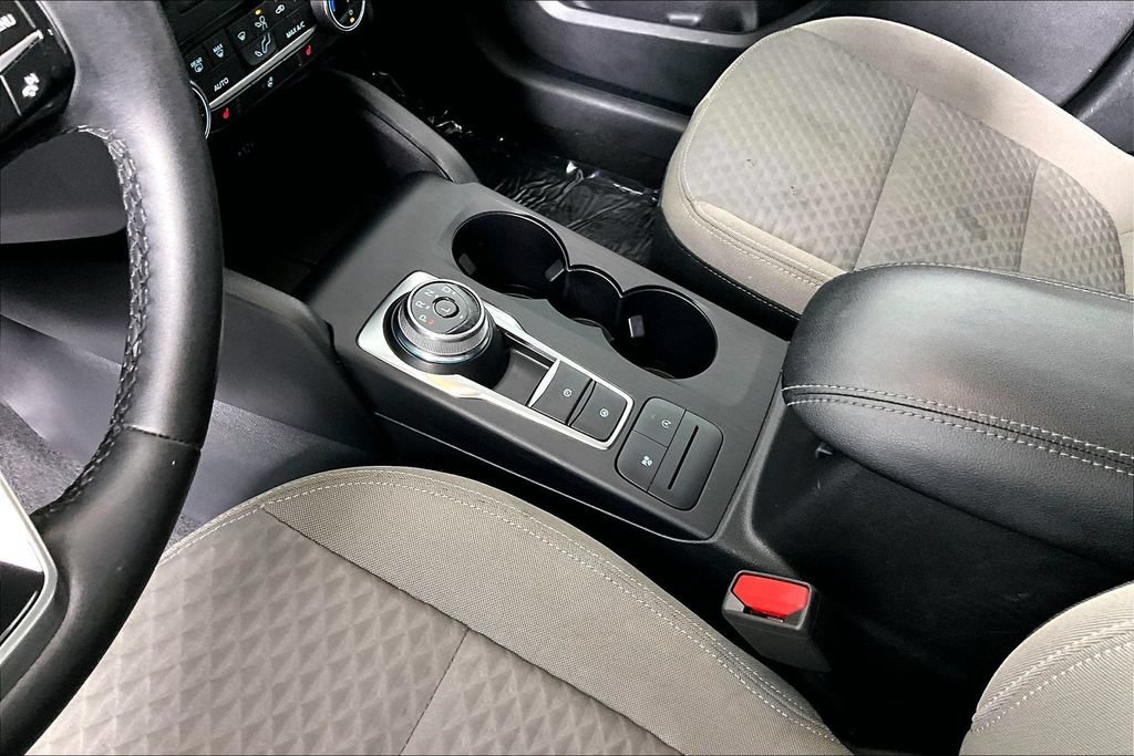 Used 2022 Ford Escape SE w/ Cold Weather Package AWD/4WD image 17