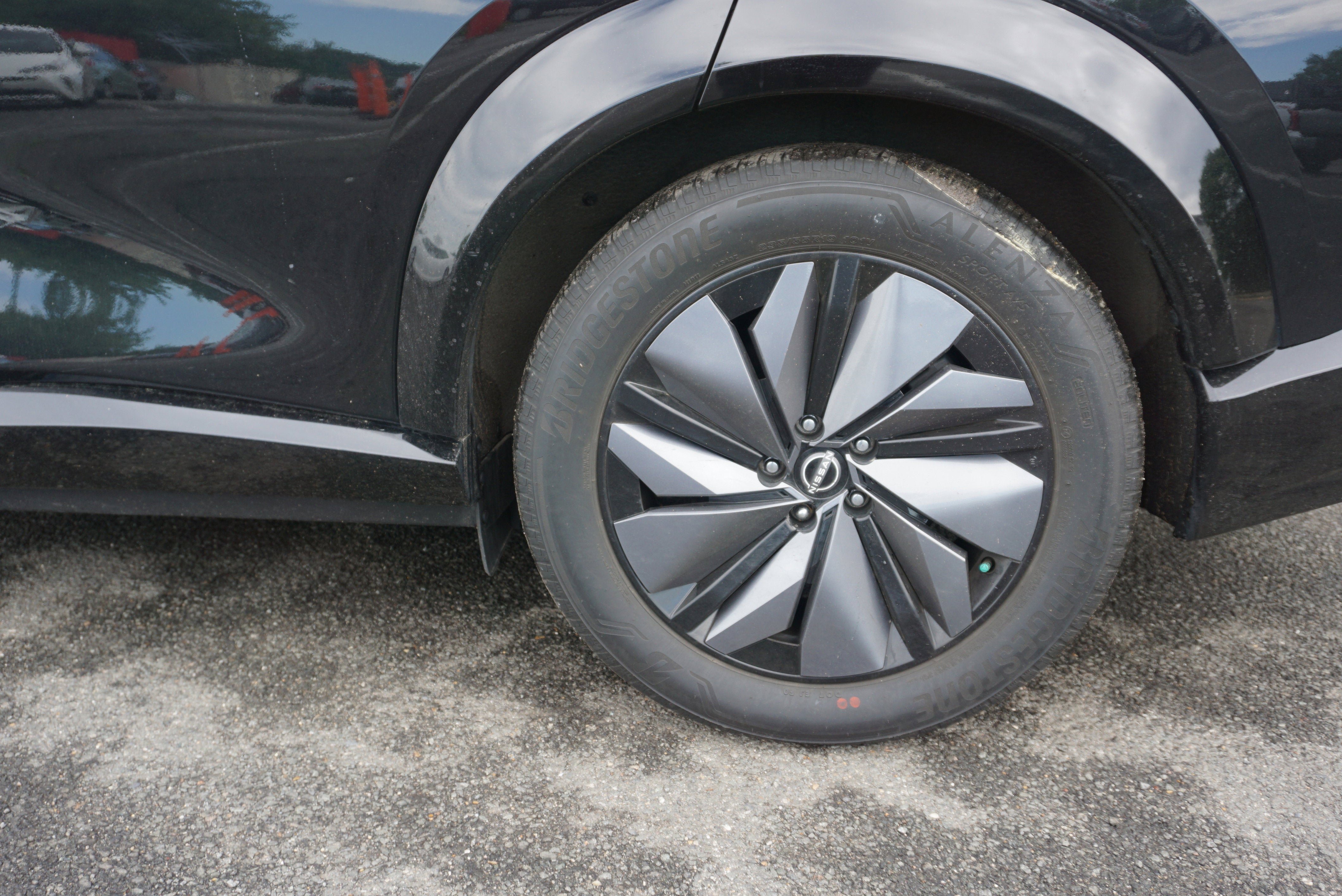 Used 2023 Nissan Ariya AWD image 6