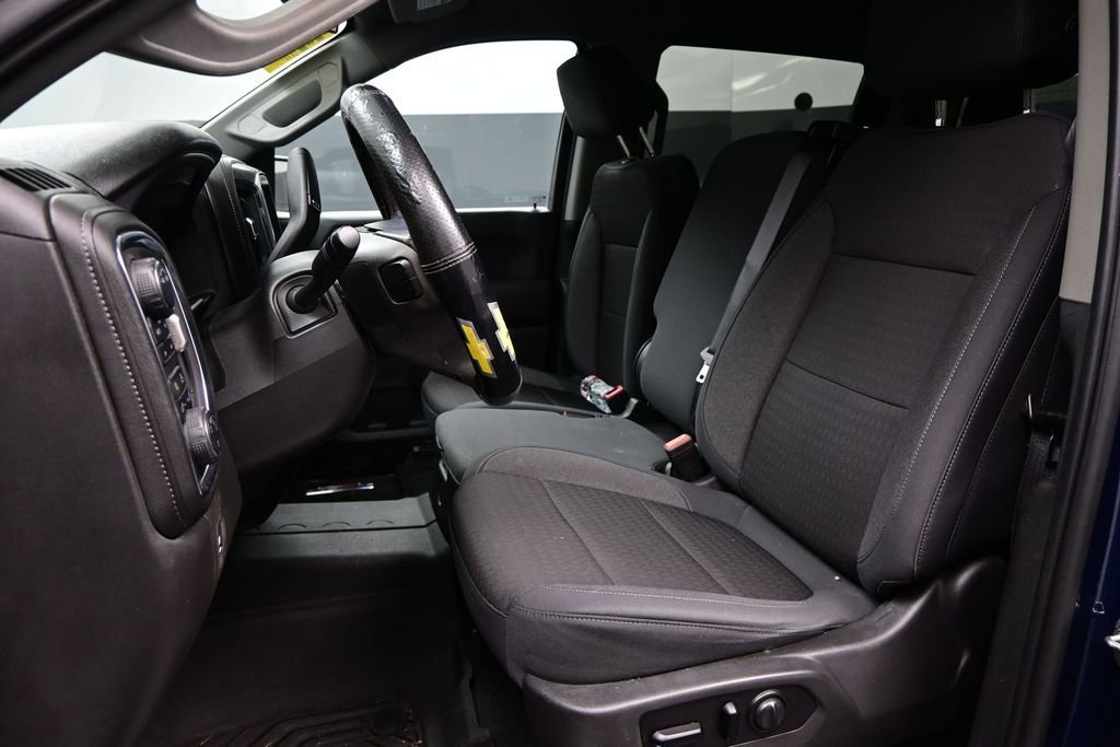 Used 2020 Chevrolet Silverado 1500 LT AWD/4WD image 6