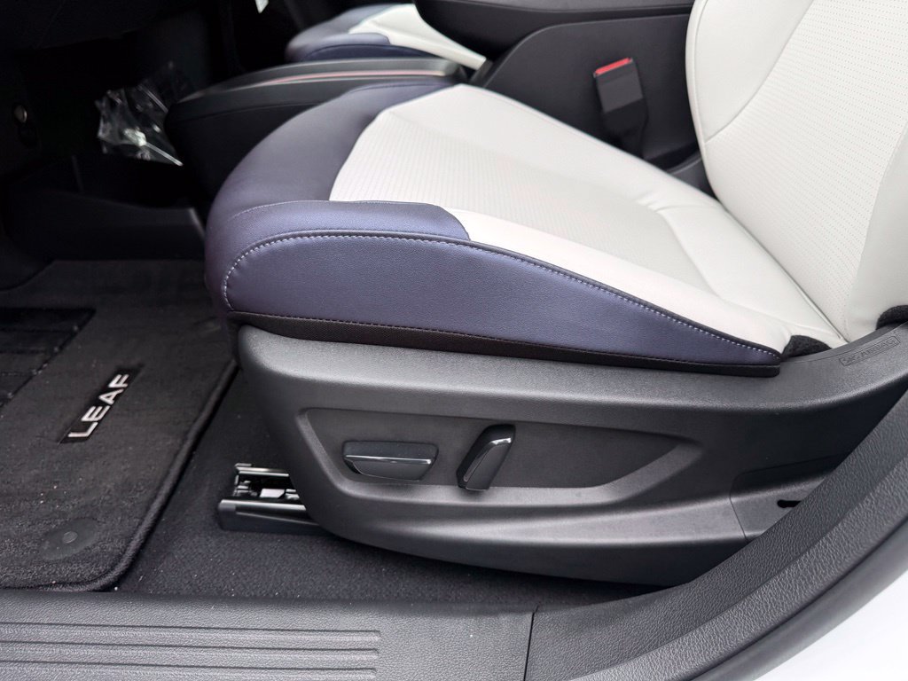 New 2026 Nissan Leaf SV Plus w/ Floor Mat Package (SV+) FWD image 14