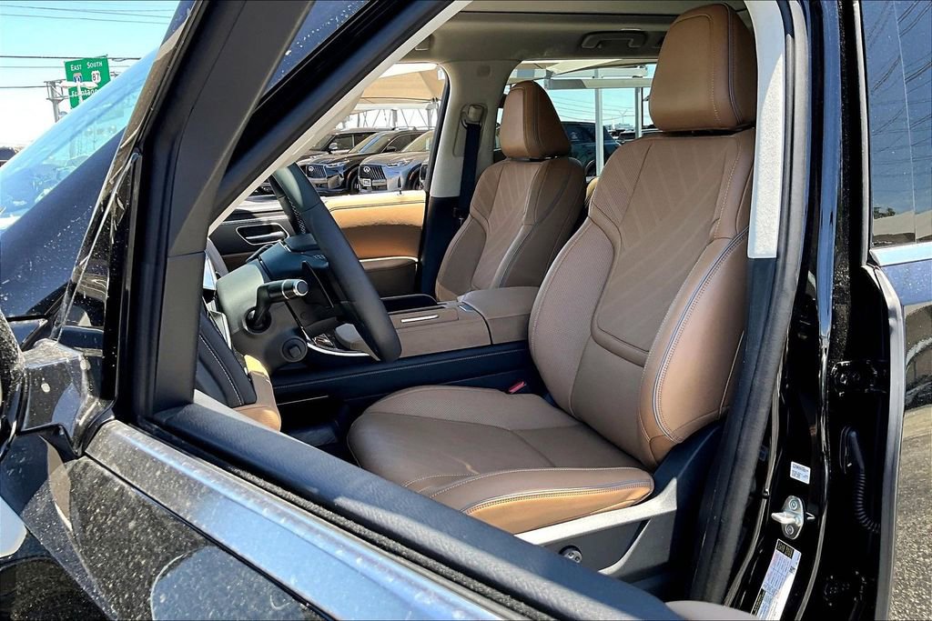 New 2026 INFINITI QX80 Luxe RWD image 17