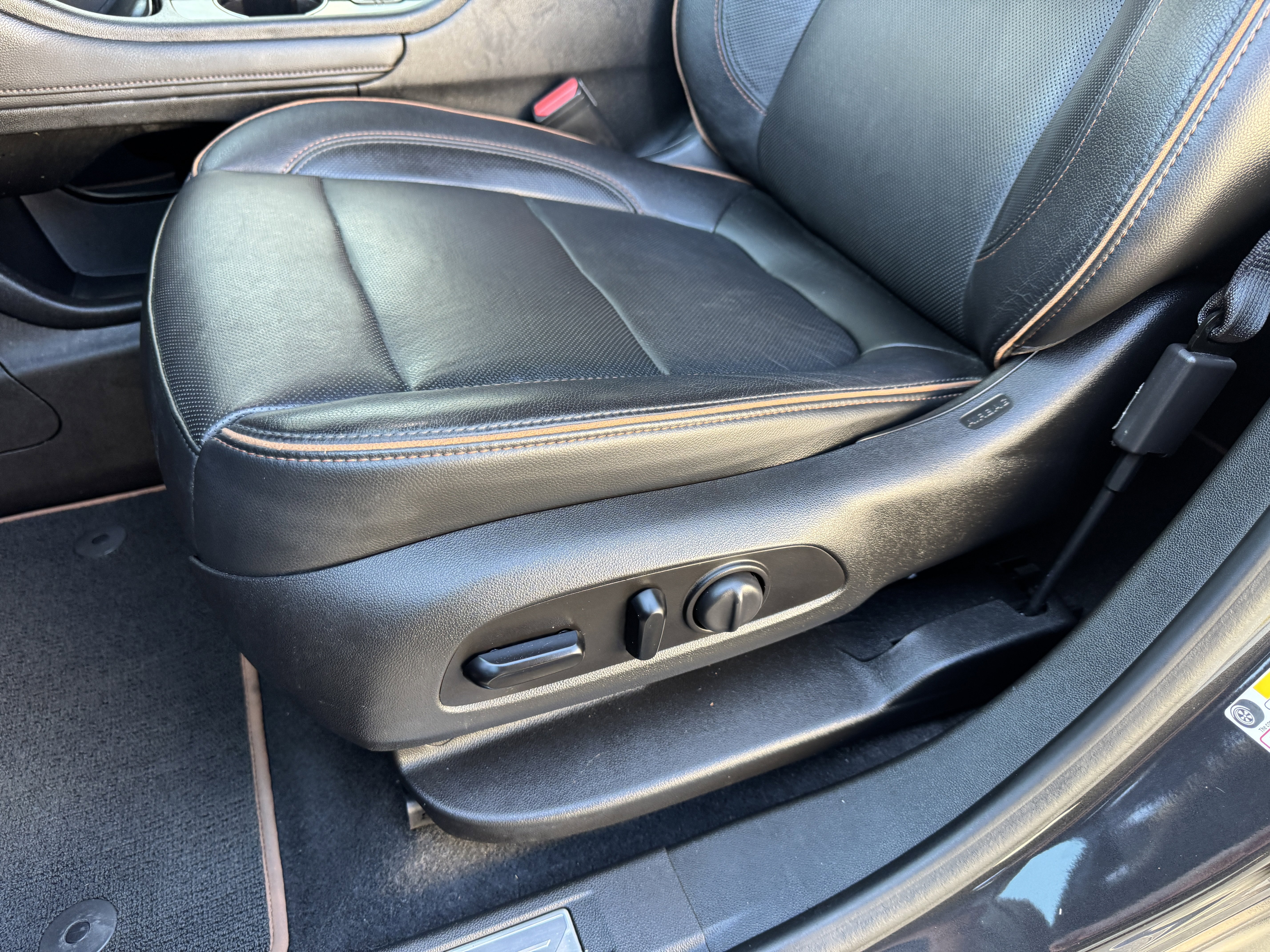 Certified 2020 GMC Acadia AT4 image 15