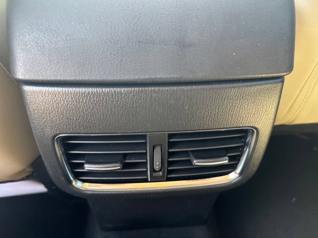 Used 2018 MAZDA CX-5 Touring w/ Preferred Equipment Package FWD image 16