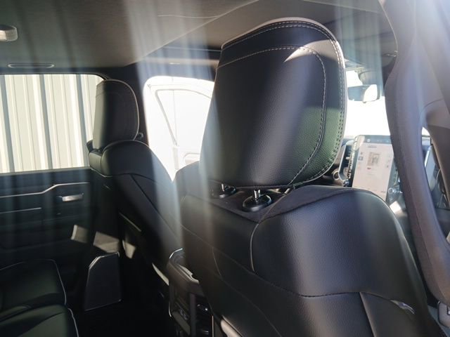 New 2026 RAM 2500 Laramie AWD/4WD image 30