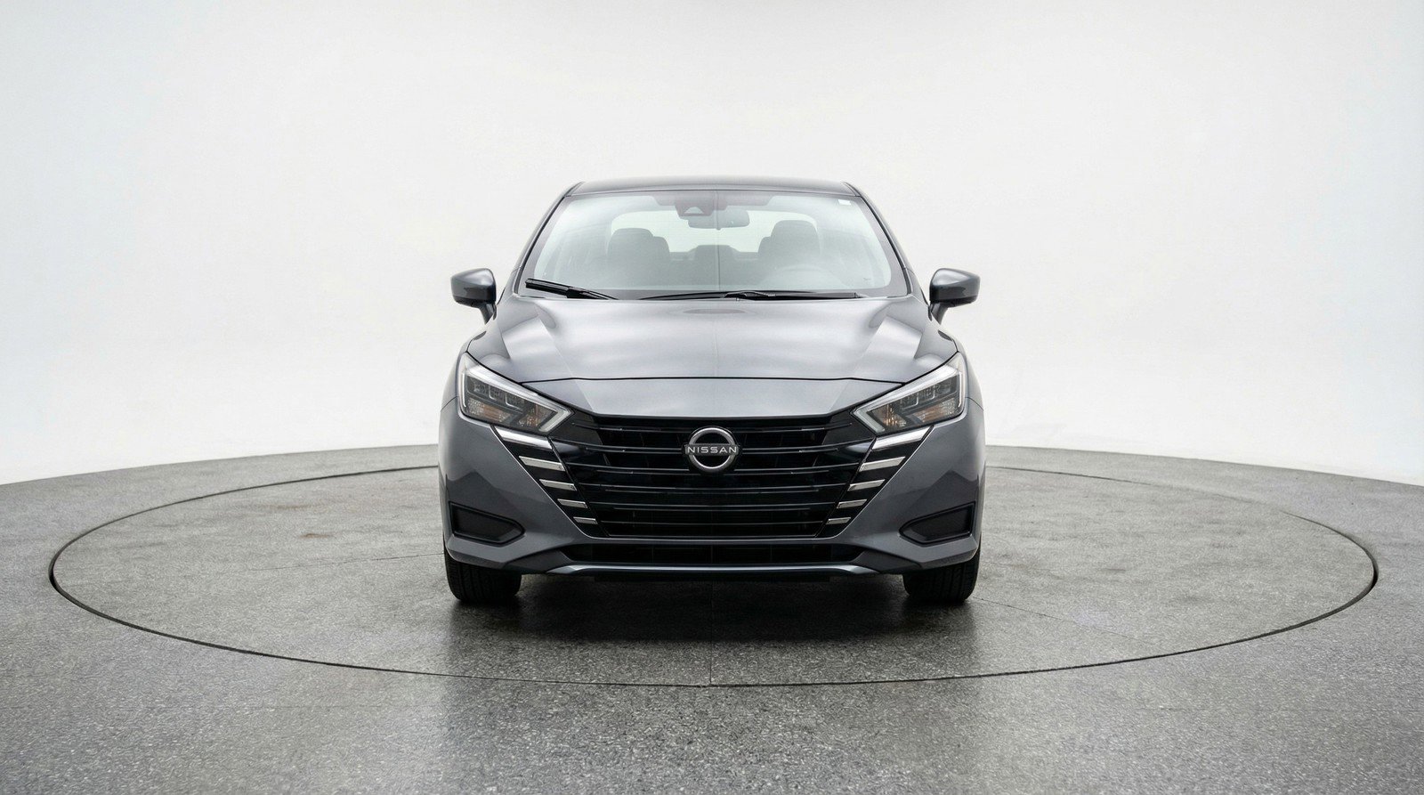Used 2025 Nissan Versa SV image 2