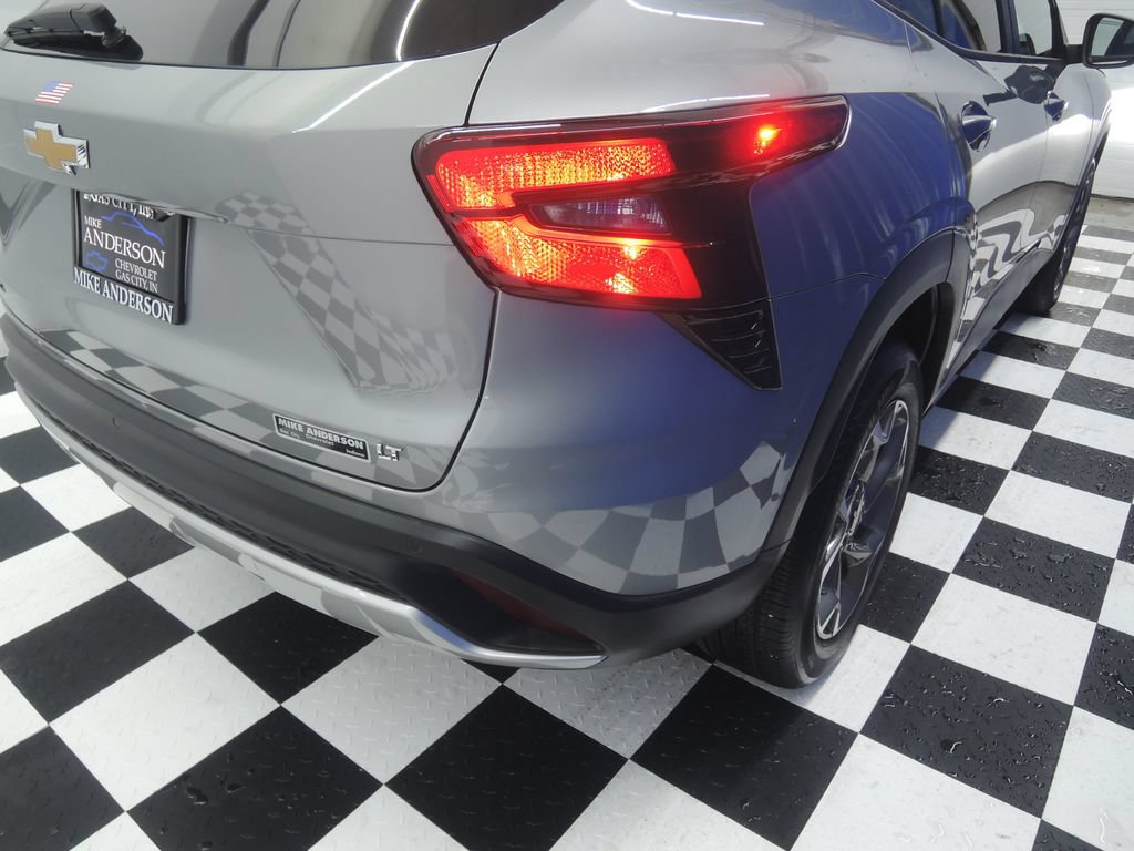 Used 2024 Chevrolet Trax LT w/ Driver Confidence Package FWD image 25
