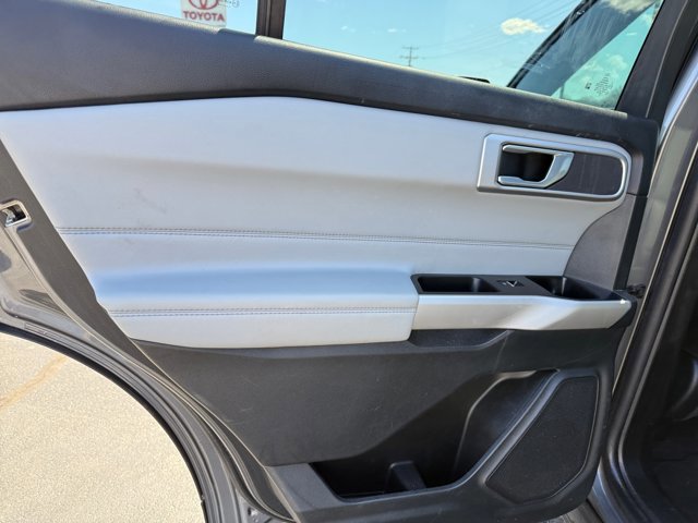 Used 2023 Ford Explorer XLT w/ Equipment Group 202A AWD/4WD image 27