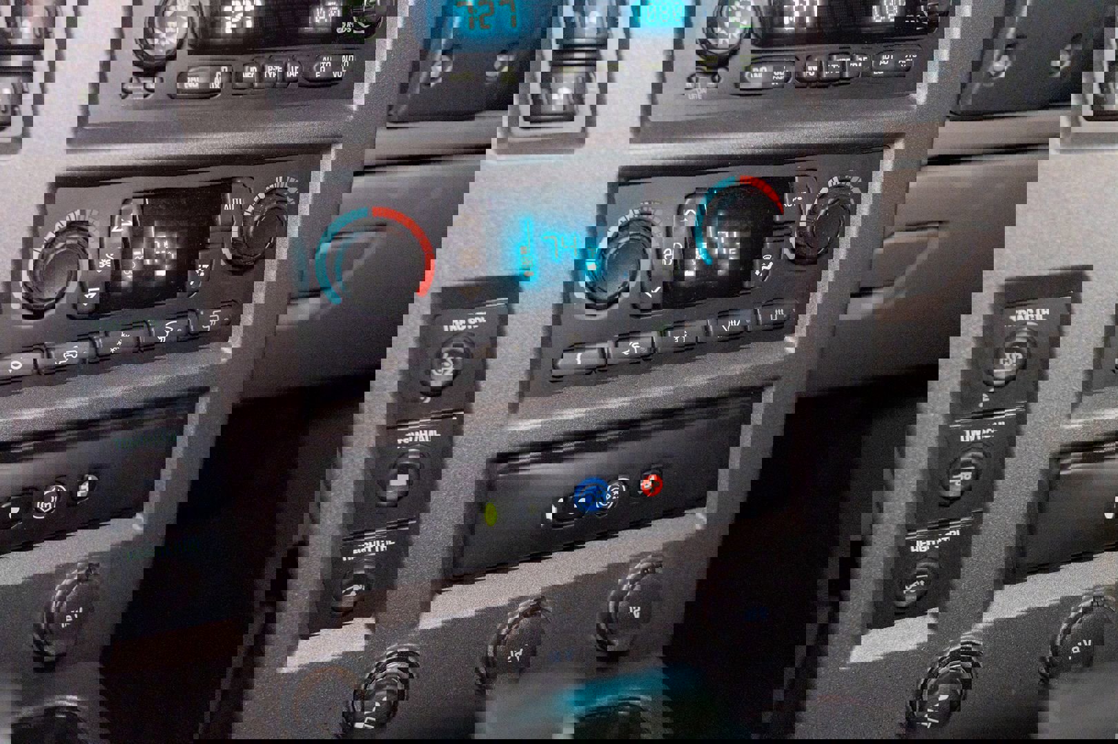 Used 2003 HUMMER H2 w/ Preferred Equipment Group image 55