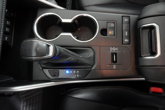 Used 2021 Toyota Highlander XLE image 30