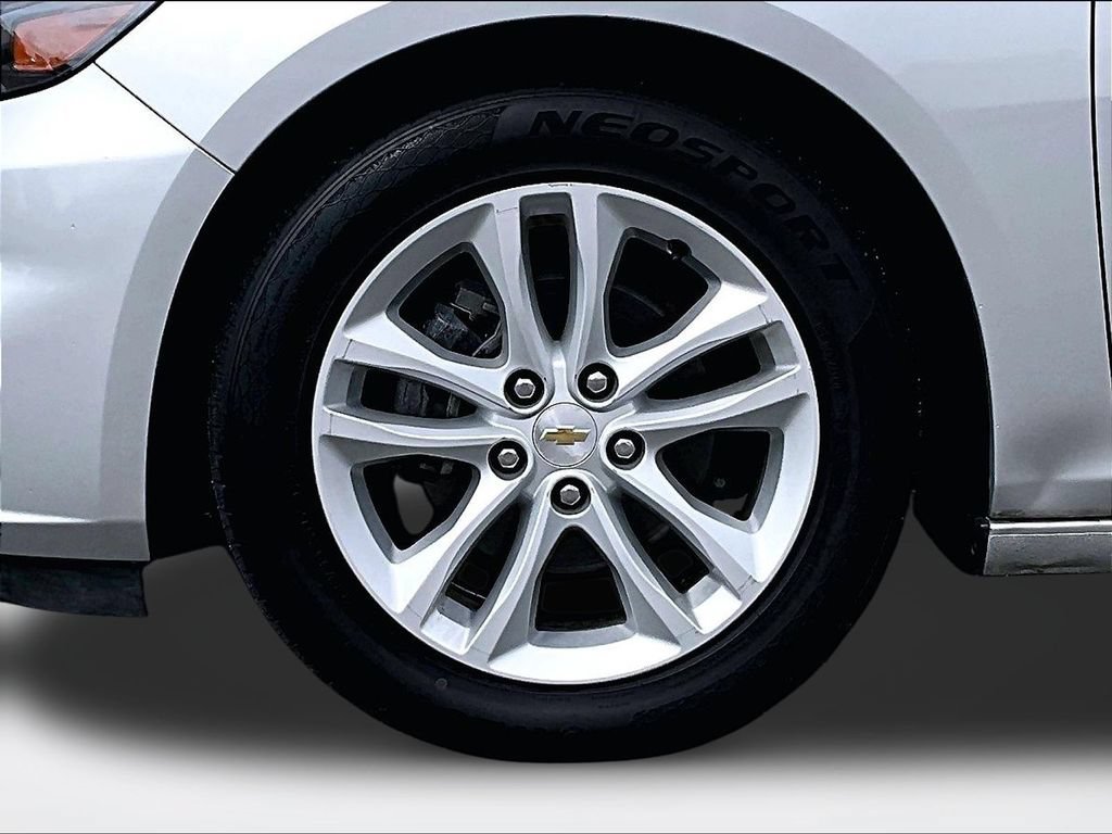 Used 2016 Chevrolet Malibu LT w/ Leather Package FWD image 10
