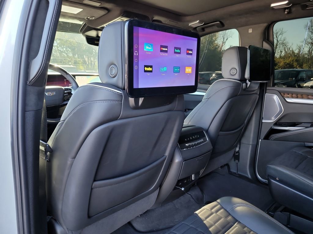 Used 2025 Cadillac Escalade ESV Sport Platinum image 9