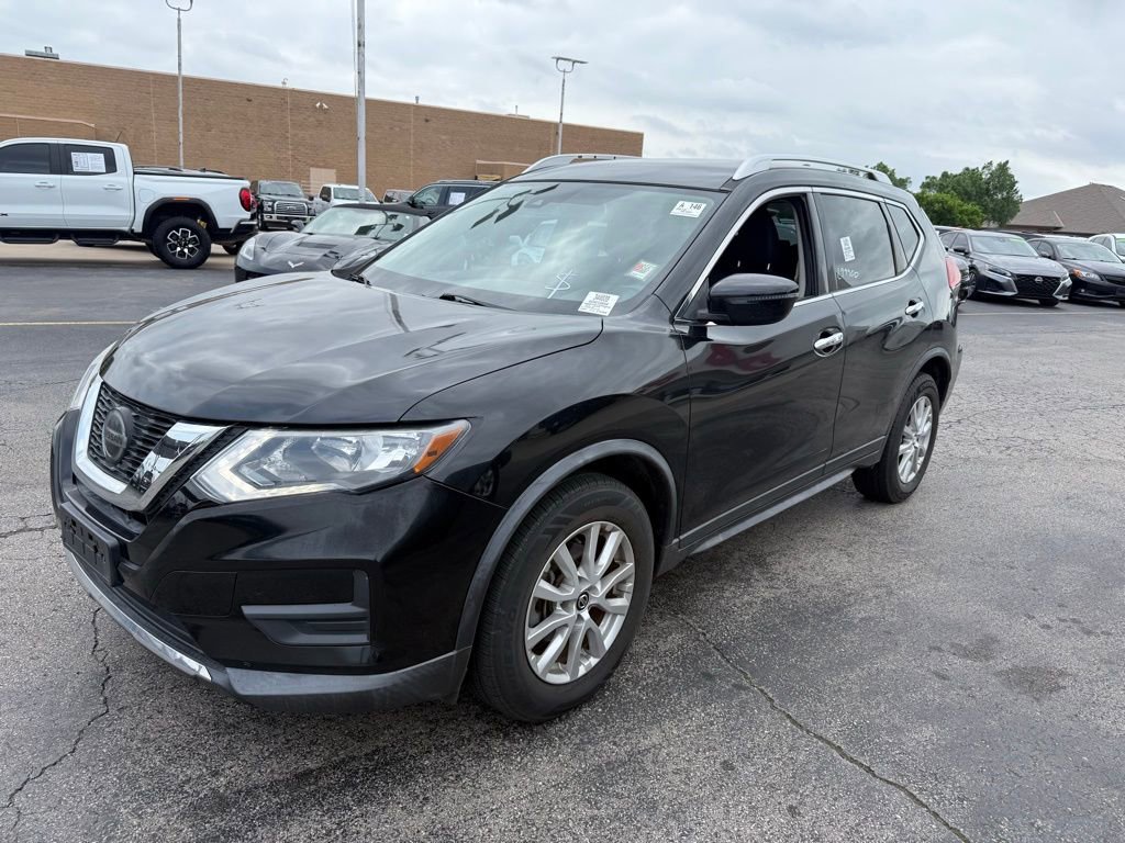 Used 2019 Nissan Rogue SV image 1