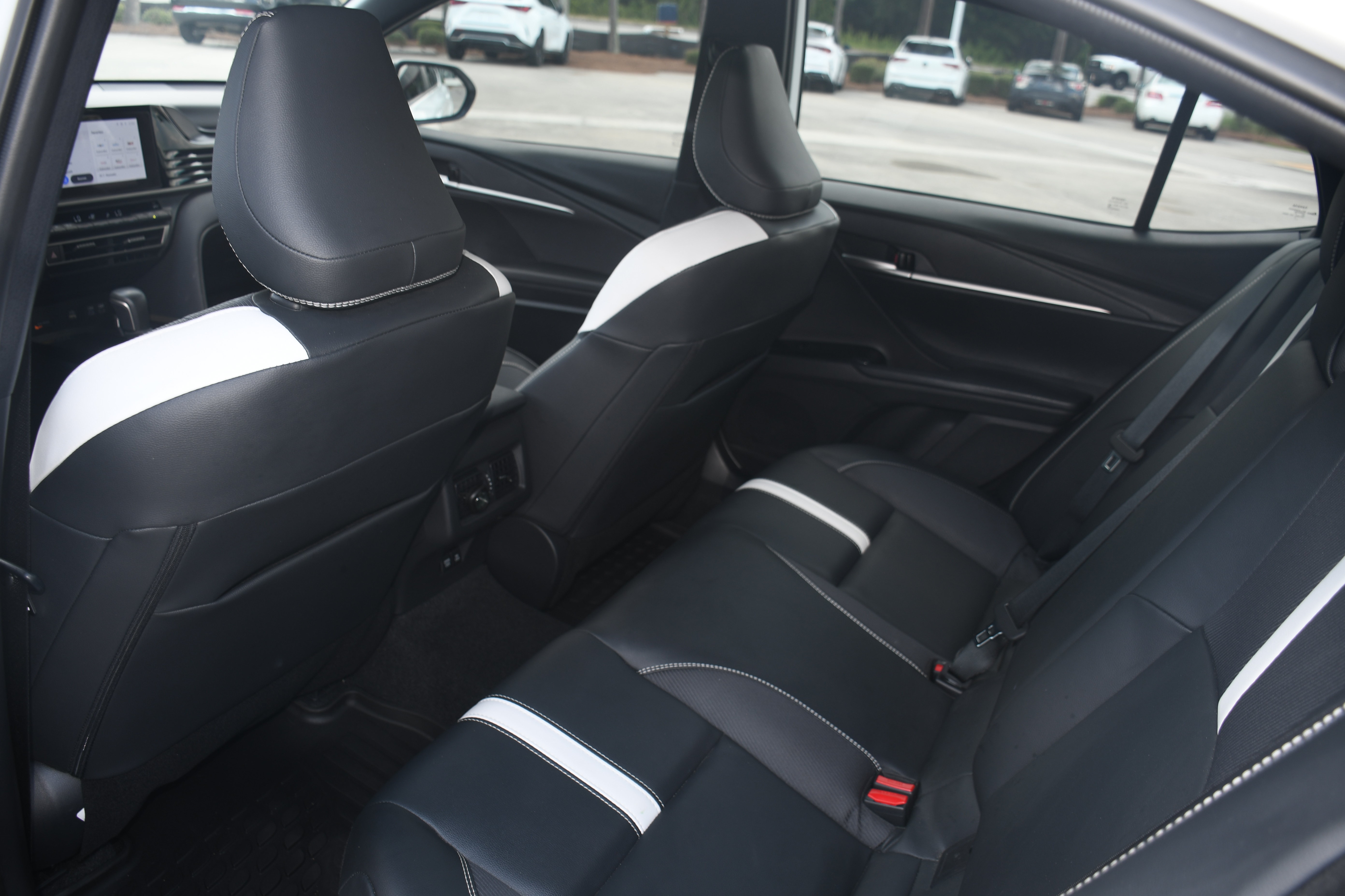 Certified 2025 Toyota Camry SE FWD image 14