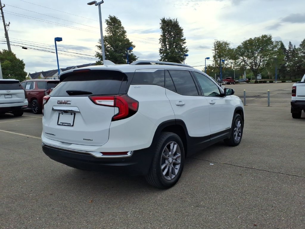 Certified 2023 GMC Terrain SLT AWD/4WD image 4