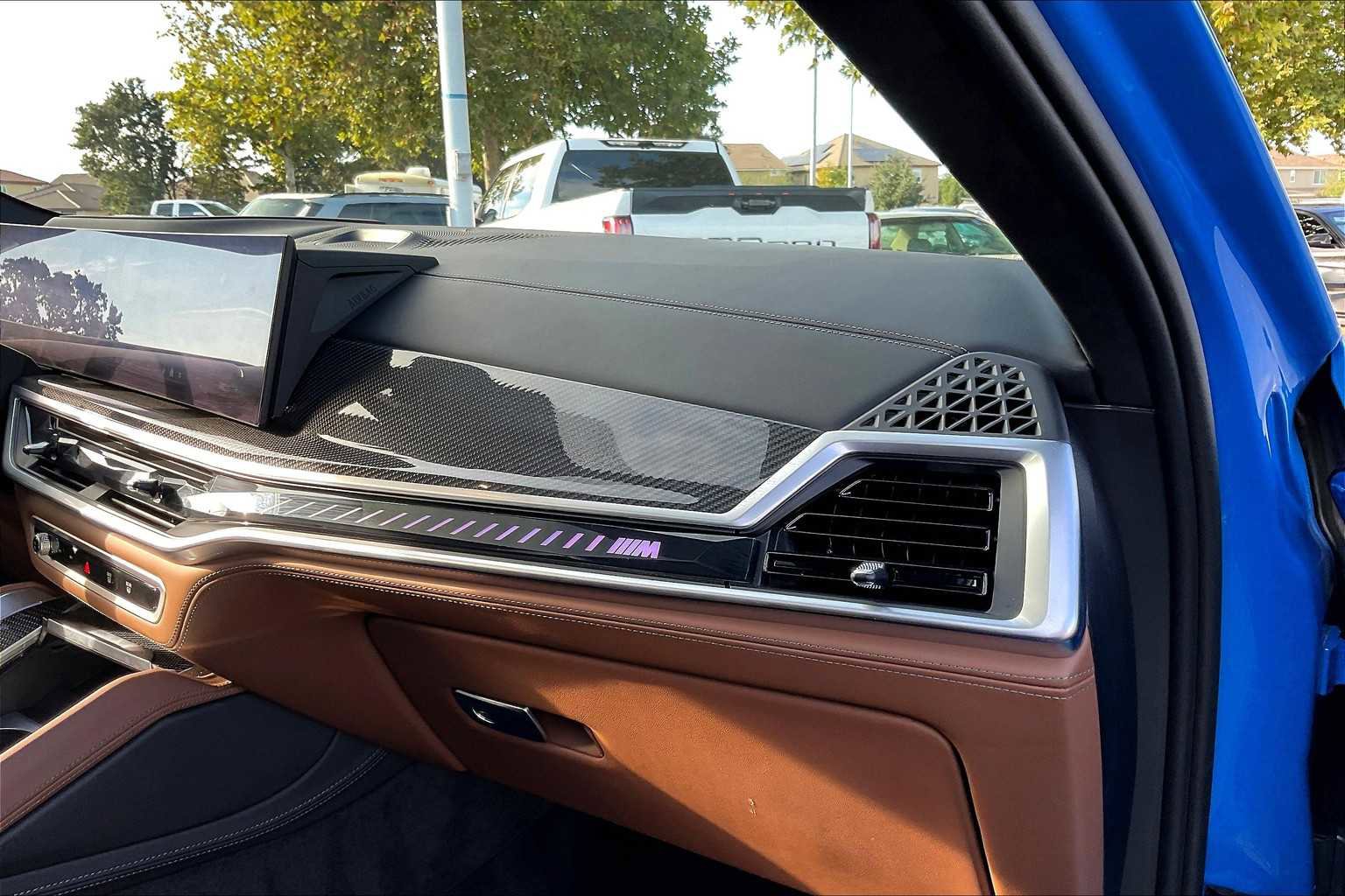 Used 2025 BMW X6 M Competition w/ Executive Package image 19