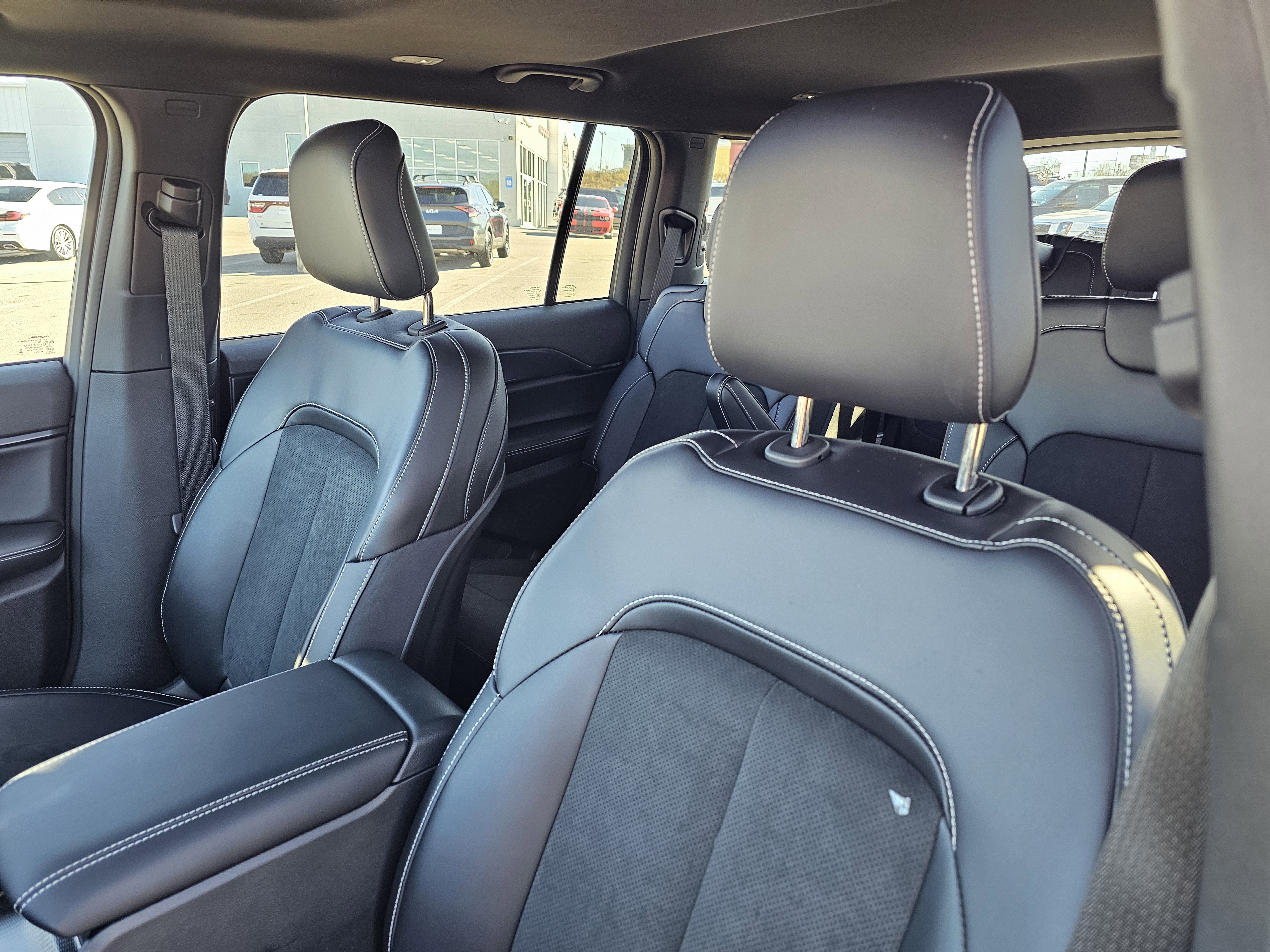 New 2025 Jeep Grand Cherokee L Altitude image 18