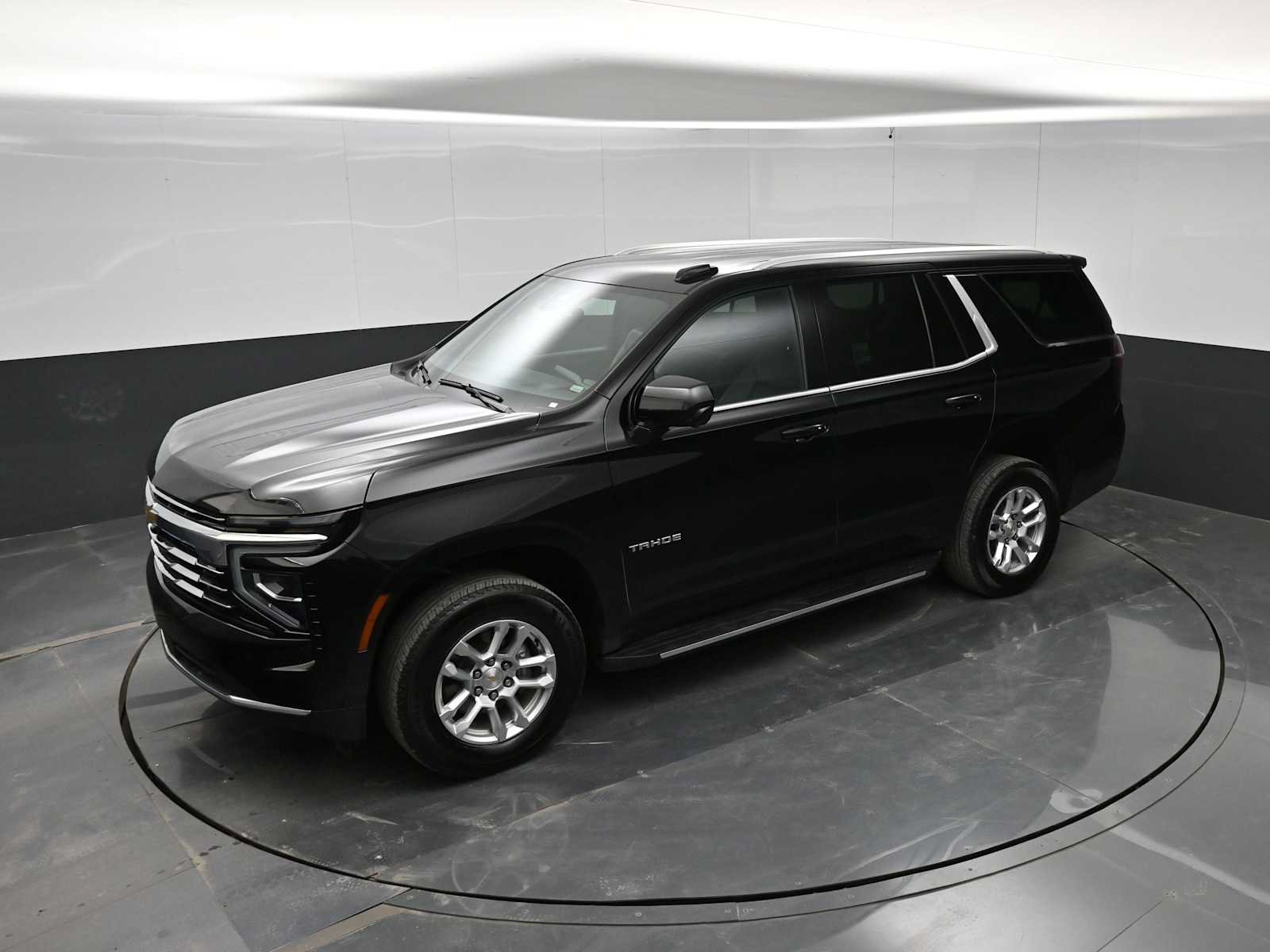 Used 2025 Chevrolet Tahoe LT AWD/4WD image 32