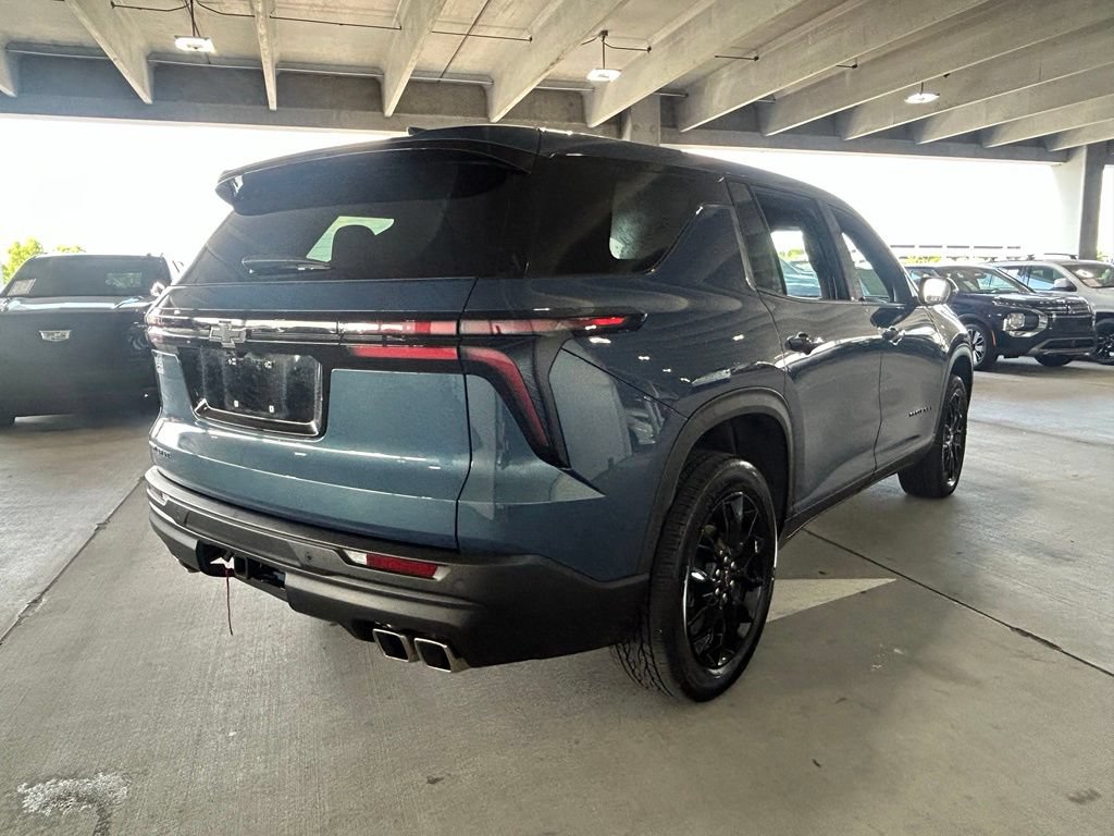 Used 2024 Chevrolet Traverse LS w/ Midnight/Sport Edition FWD image 5