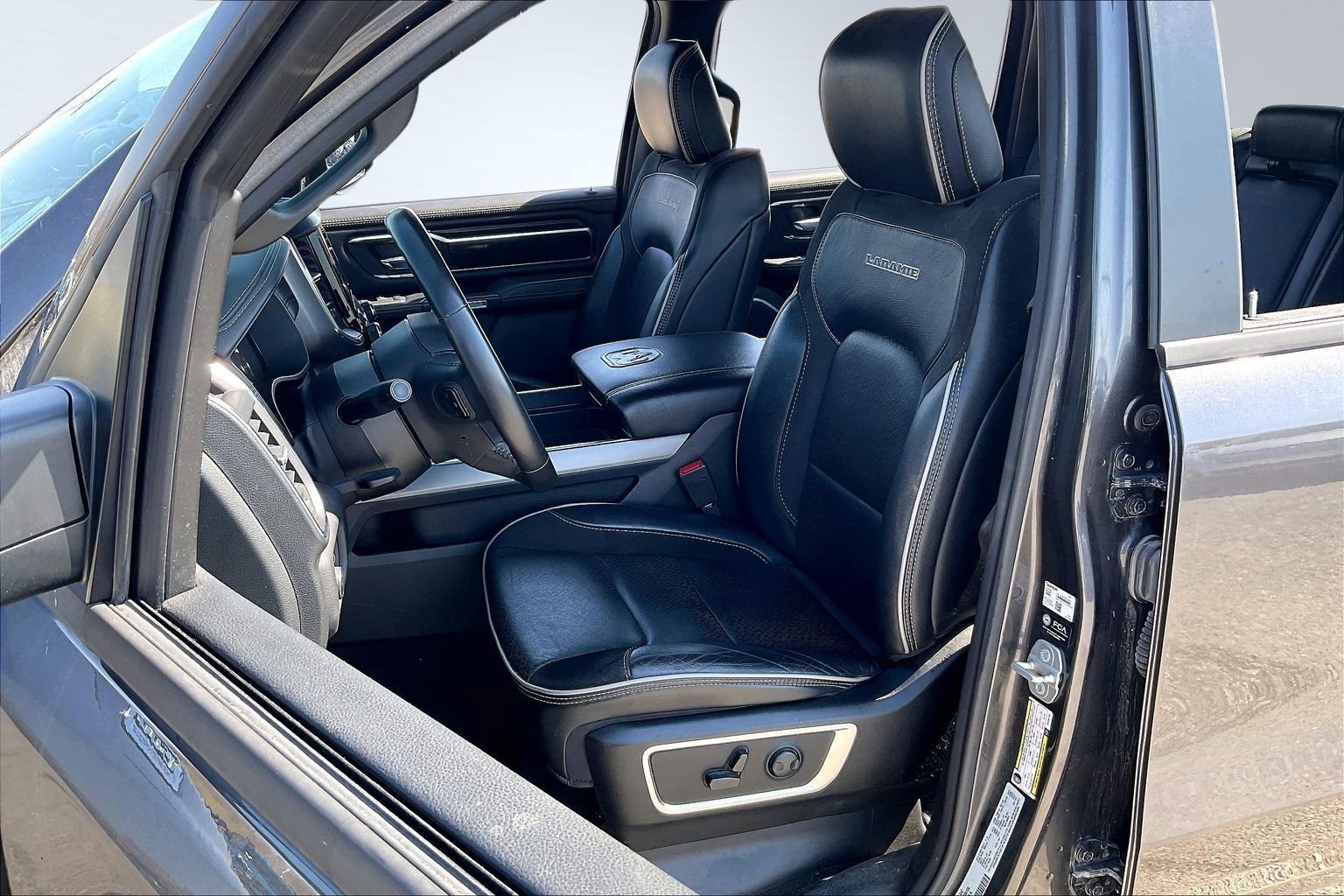 Used 2024 RAM 1500 Laramie image 25