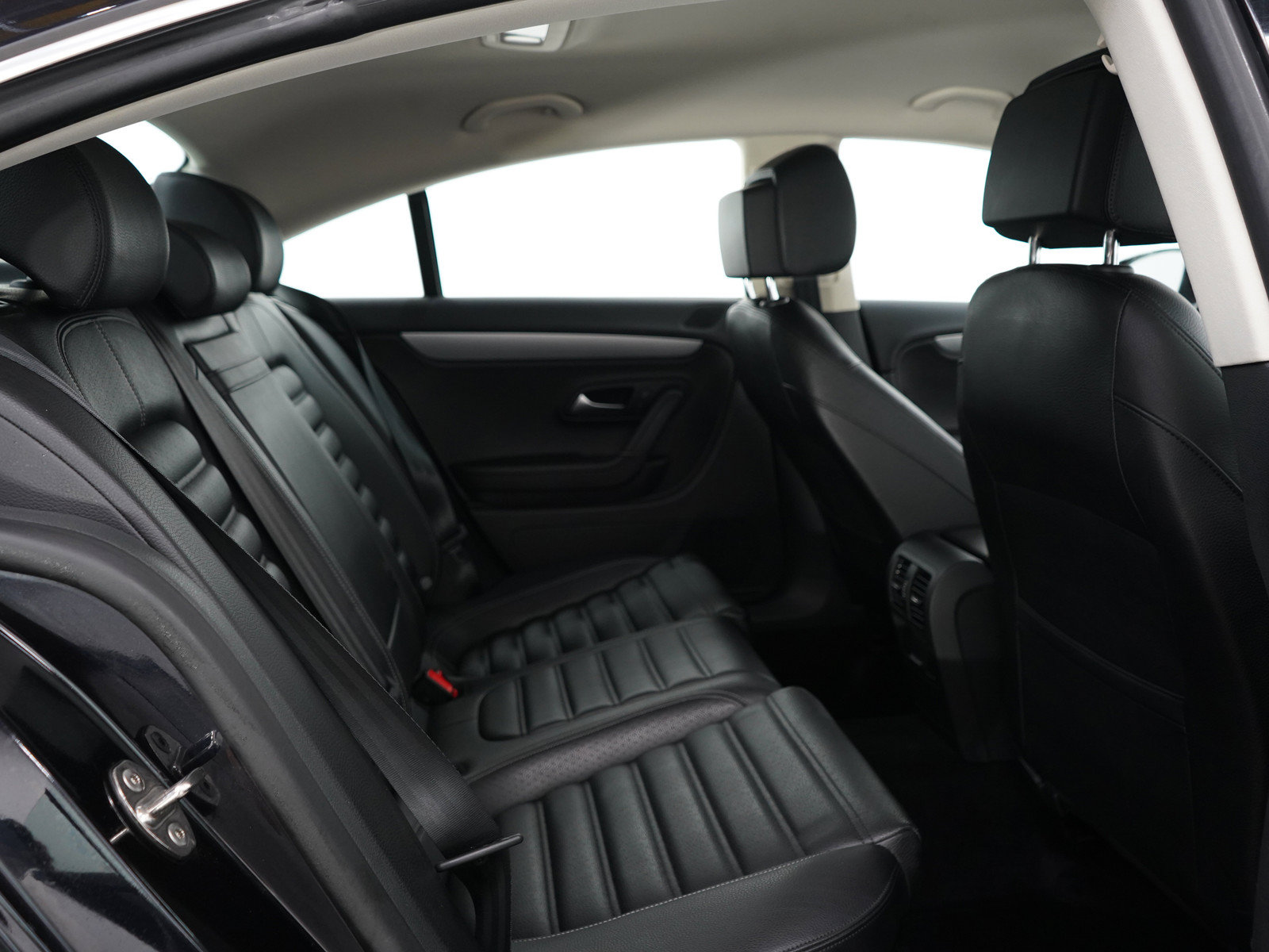 Used 2016 Volkswagen CC R-Line FWD image 12