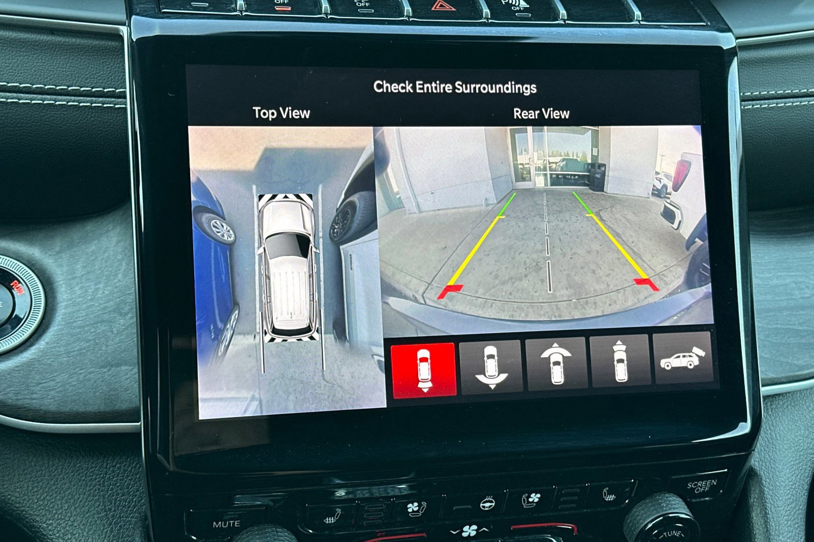 Used 2024 Jeep Grand Cherokee L Limited w/ Luxury Tech Group II image 21