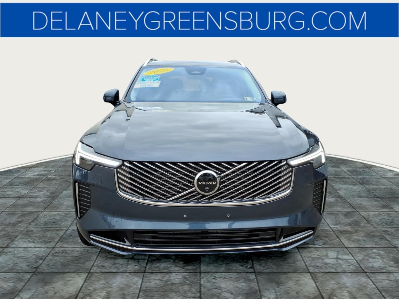 Used 2025 Volvo XC90 T8 Ultra w/ Protection Package Premier AWD/4WD image 8