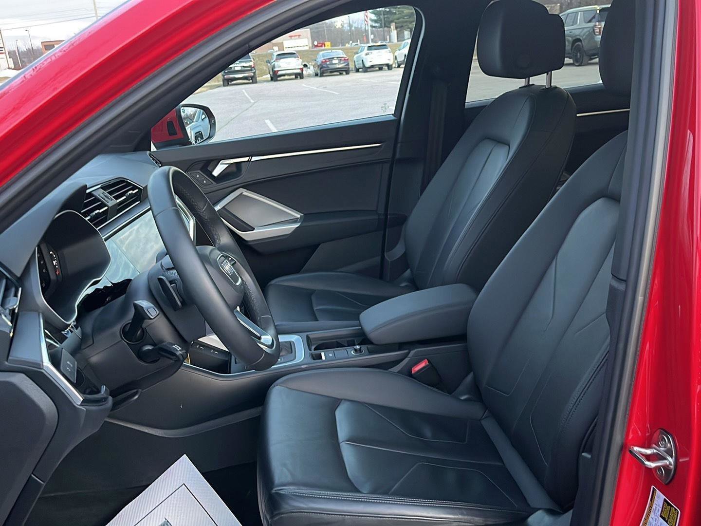 Used 2025 Audi Q3 2.0T Premium image 21