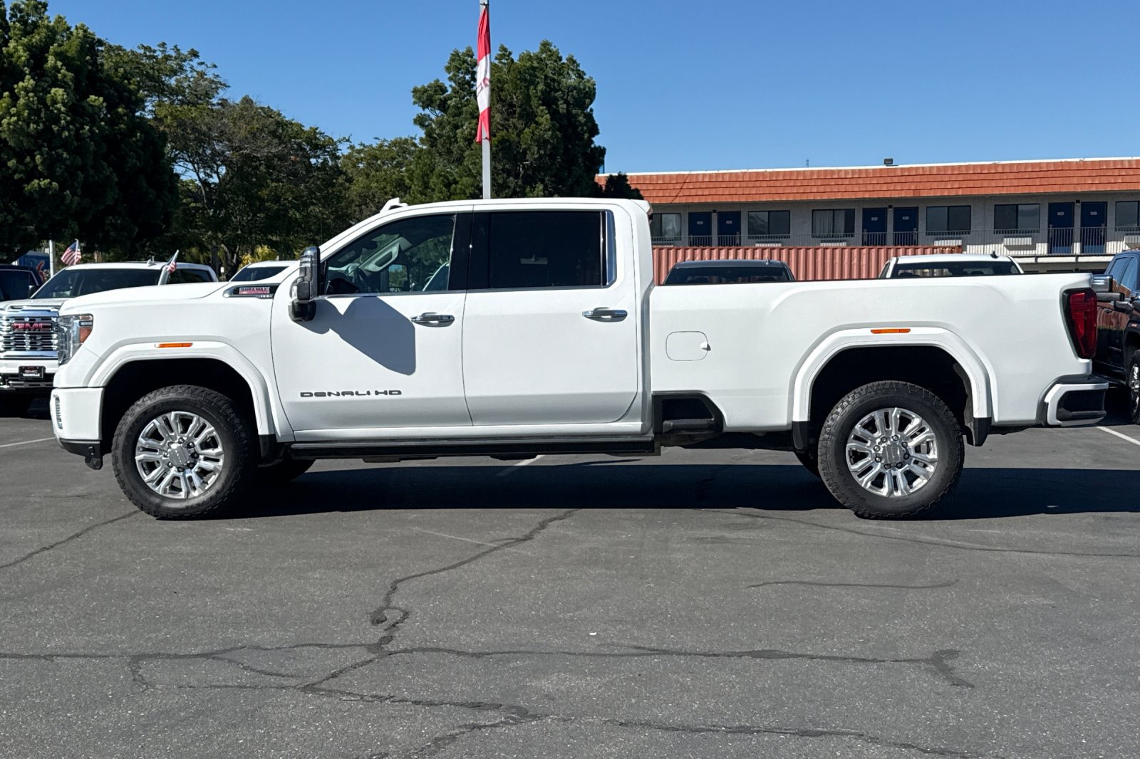 Used 2023 GMC Sierra 3500 Denali w/ Denali Ultimate Package AWD/4WD image 8