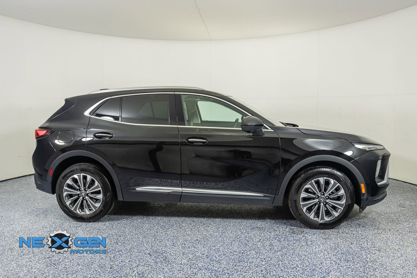 Used 2025 Buick Envision Preferred AWD/4WD image 8