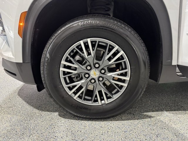 Used 2025 Chevrolet Traverse LT image 28