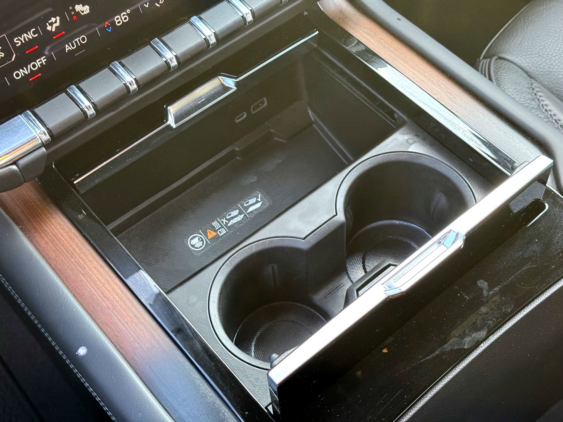 Used 2025 GMC Yukon Denali image 30