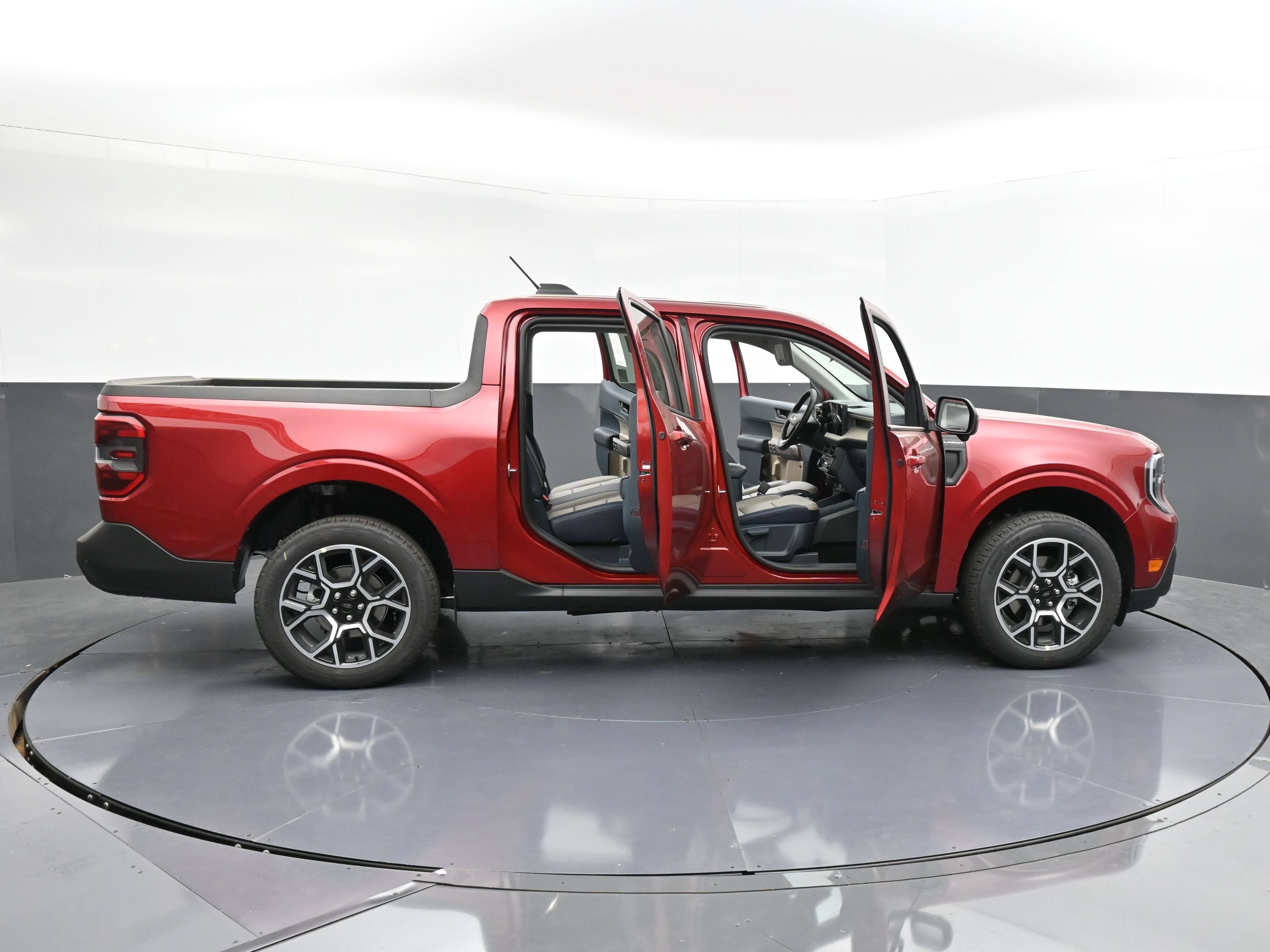 Used 2025 Ford Maverick Lariat AWD/4WD image 26