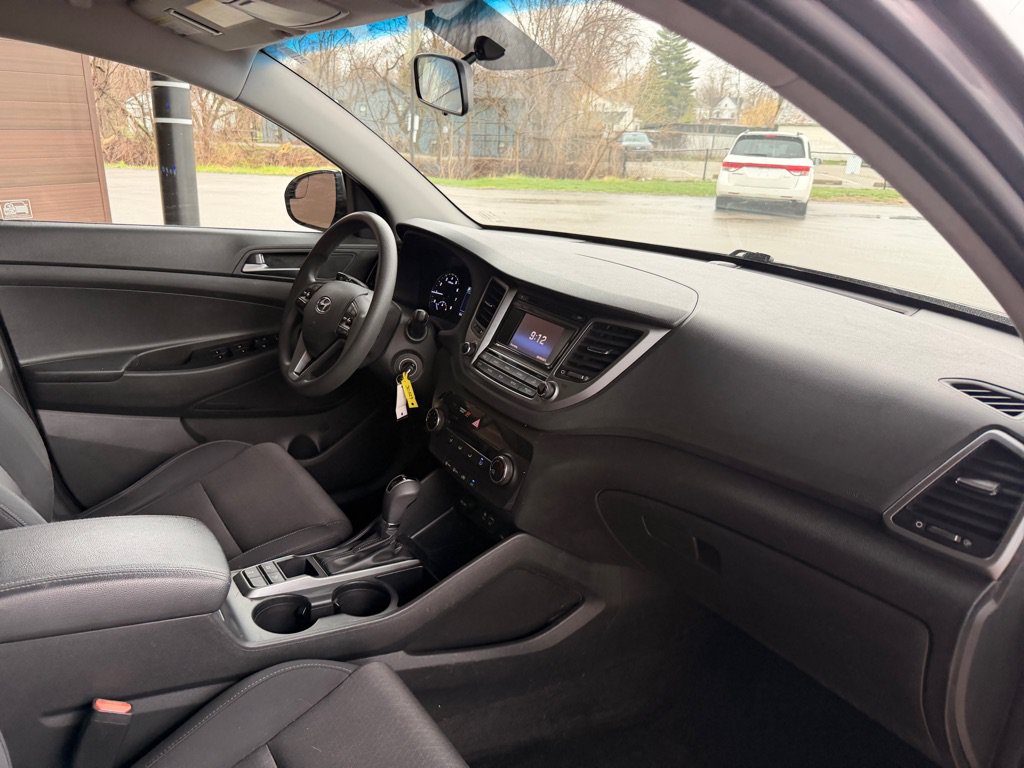 Used 2017 Hyundai Tucson SE w/ SE Popular Package 02 AWD/4WD image 16